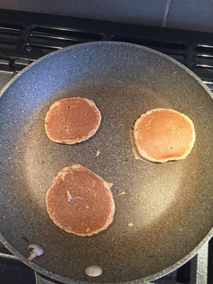 Cuisson des blinis de blé noir-2